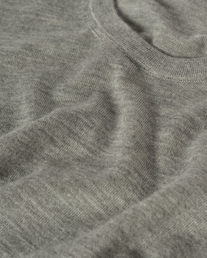 JOHNSTONS OF ELGIN MENS FIN SUPERFINE CREW GREY 100% SUPERFINE CASHMERE KAI05717HA4253