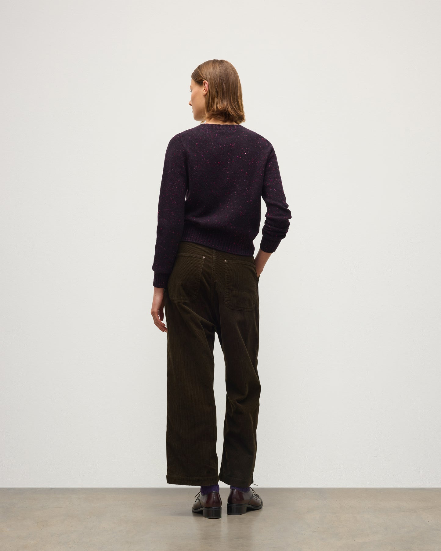 JOHNSTONS OF ELGIN CAIRN CREW SWEATER DONEGAL CASHMERE ROUND NECK SWEATER DARK PURPLE 100% CASHMERE KAI05719HD7360