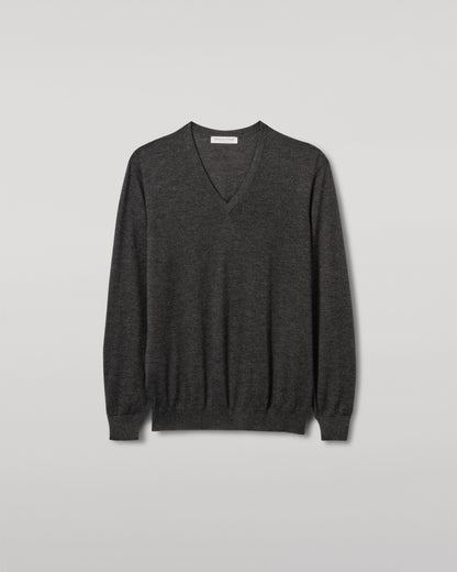 MENS FIN SUPERFINE VEE NECK GREY 100% SUPERFINE CASHMERE BY JOHNSTONS OF ELGIN KAI05744HA7218