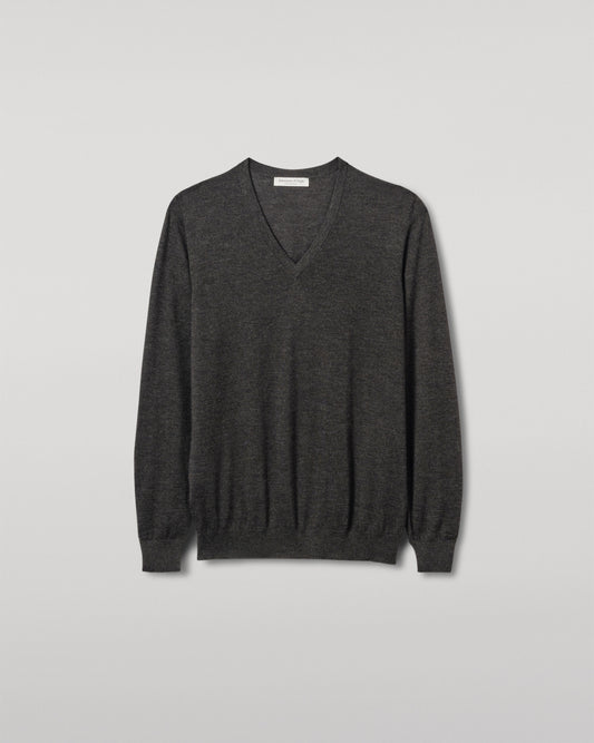 MENS FIN SUPERFINE VEE NECK GREY 100% SUPERFINE CASHMERE BY JOHNSTONS OF ELGIN KAI05744HA7218