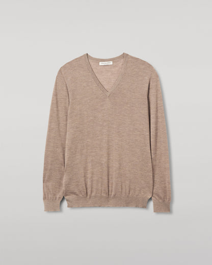 MENS FIN SUPERFINE VEE NECK LIGHT BROWN 100% SUPERFINE CASHMERE BY JOHNSTONS OF ELGIN KAI05744HB0273