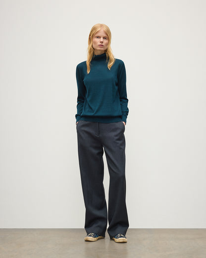 JOHNSTONS OF ELGIN BEATRICE FUNNEL SWEATER SUPERFINE CASHMERE FUNNEL NECK SWEATER WITH LINKS STITCH DETAIL - 3 PLY BOTTLE GREEN 100% CASHMERE KAI05951SC7344