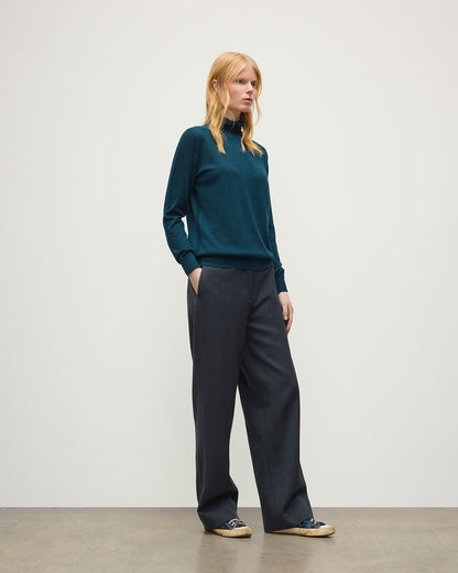 JOHNSTONS OF ELGIN BEATRICE FUNNEL SWEATER SUPERFINE CASHMERE FUNNEL NECK SWEATER WITH LINKS STITCH DETAIL - 3 PLY BOTTLE GREEN 100% CASHMERE KAI05951SC7344