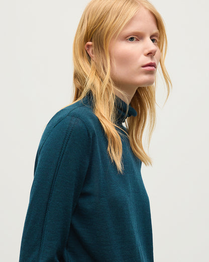 JOHNSTONS OF ELGIN BEATRICE FUNNEL SWEATER SUPERFINE CASHMERE FUNNEL NECK SWEATER WITH LINKS STITCH DETAIL - 3 PLY BOTTLE GREEN 100% CASHMERE KAI05951SC7344