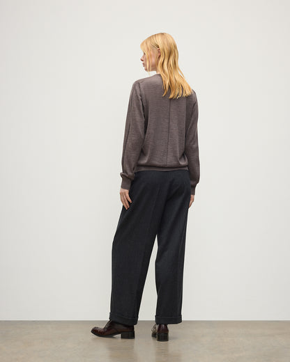 JOHNSTONS OF ELGIN BEATRICE VEE SWEATER SUPERFINE CASHMERE VEE NECK SWEATER WITH LINKS STITCH DETAIL - 3 PLY BROWN 100% CASHMERE KAI05972HB7092