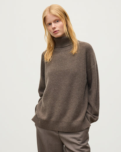 JOHNSTONS OF ELGIN MAGGIE ROLL NECK SWEATER CASHMERE REVERSE STITCH ROLL NECK SWEATER - 8 PLY BROWN 100% CASHMERE KAI05983HB7128