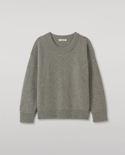 JOHNSTONS OF ELGIN MAGGIE CREW SWEATER CASHMERE REVERSE STITCH ROUND NECK SWEATER - 8 PLY GREY 100% CASHMERE KAI05990HA0400