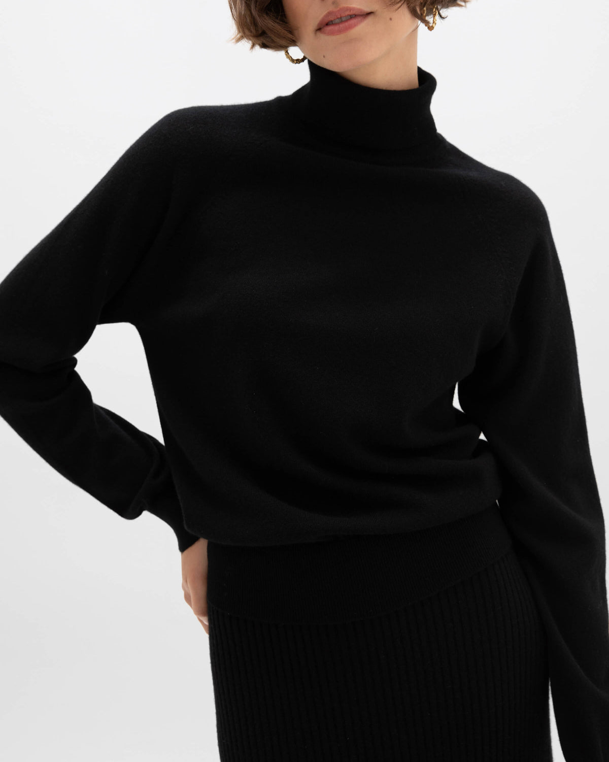 Johnstons of Elgin AW24 Women's Knitwear Black Cashmere Roll Neck KAP05275SA0900