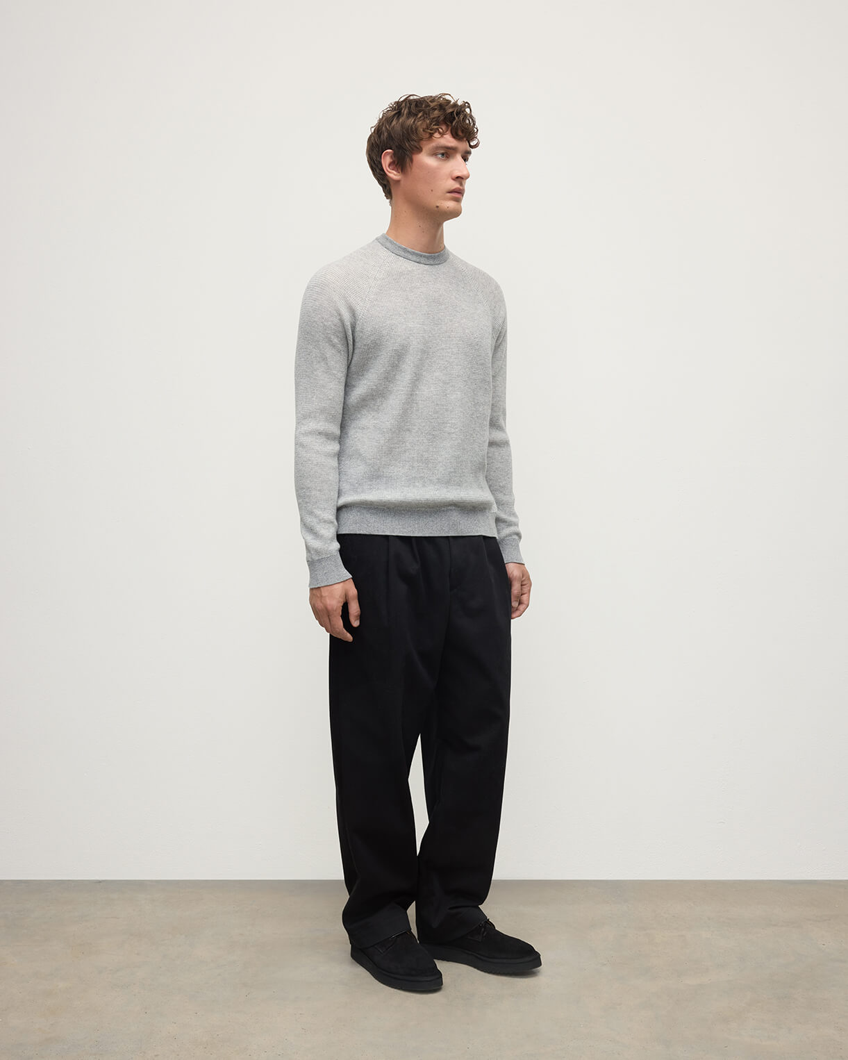 Johnstons of Elgin AW25 Men's Knitwear Light Grey & Zinc White Waffle Stitch Grey Cashmere Jumper KAP05441Q25349