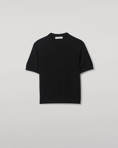 Johnstons of Elgin AW25 Women's Knitwear Black Classic Cashmere Black T-shirt Close Up KAP05574SA7210