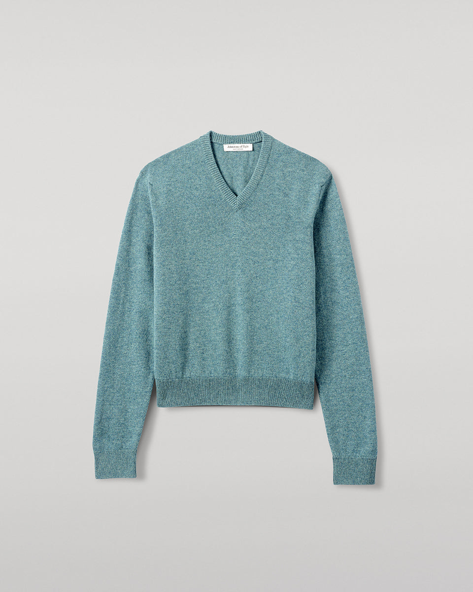 Johnstons of Elgin AW25 Women's Knitwear Seascape Classic Cashmere Green V Neck Jumper KAP05575HC0038