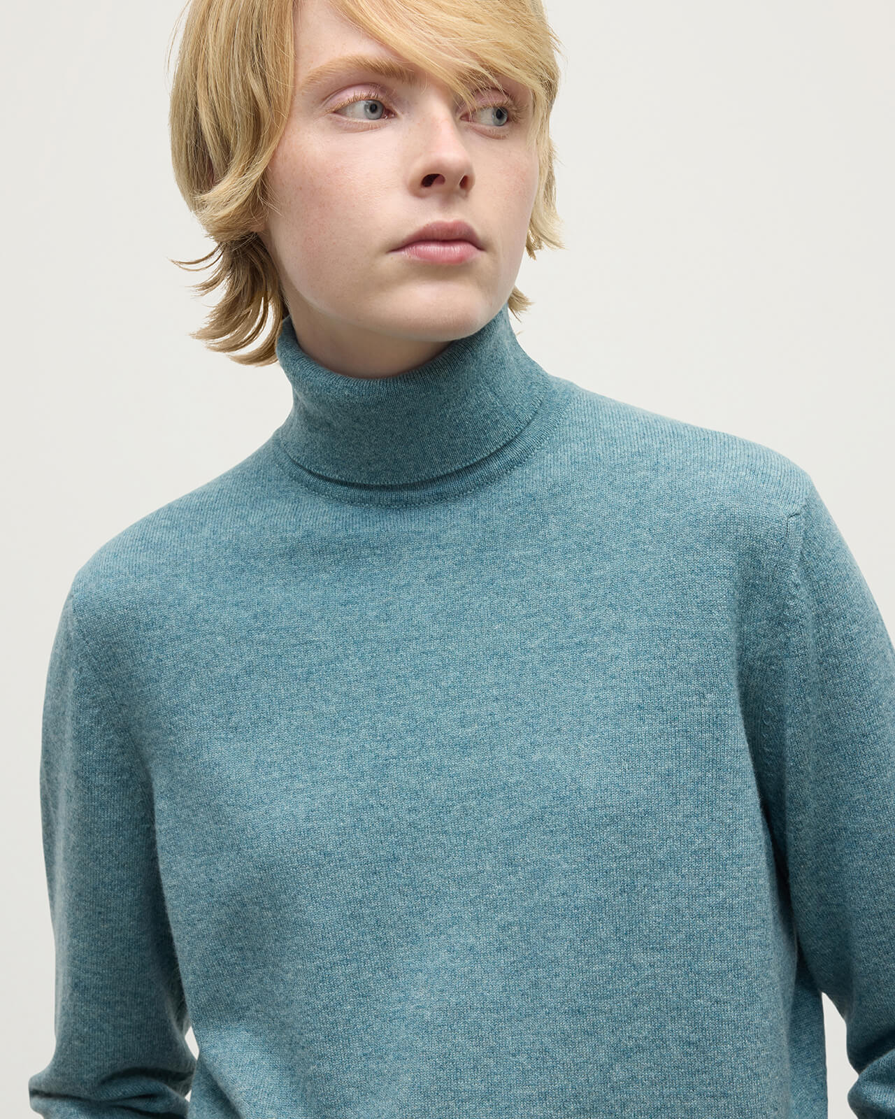 Johnstons of Elgin AW25 Women's Knitwear Seascape Classic Cashmere Green Roll Neck Jumper KAP05584HC0038