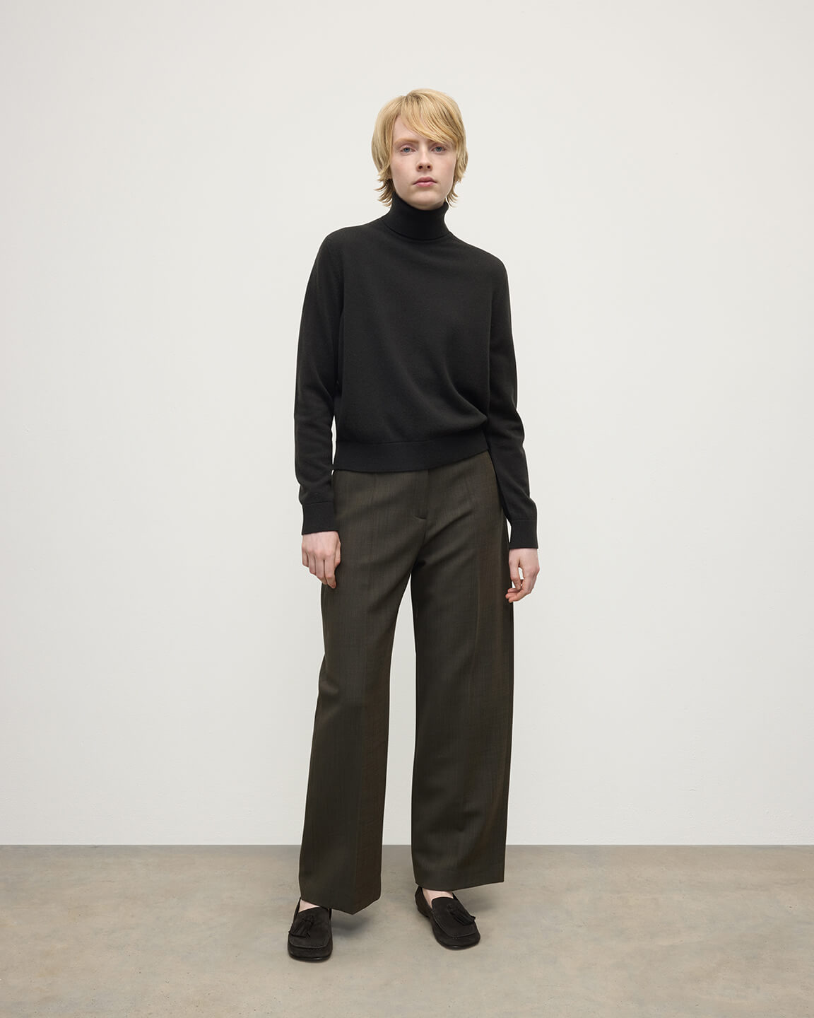 Johnstons of Elgin AW25 Women's Knitwear Iron Classic Cashmere Grey Roll Neck Jumper KAP05584SC7330