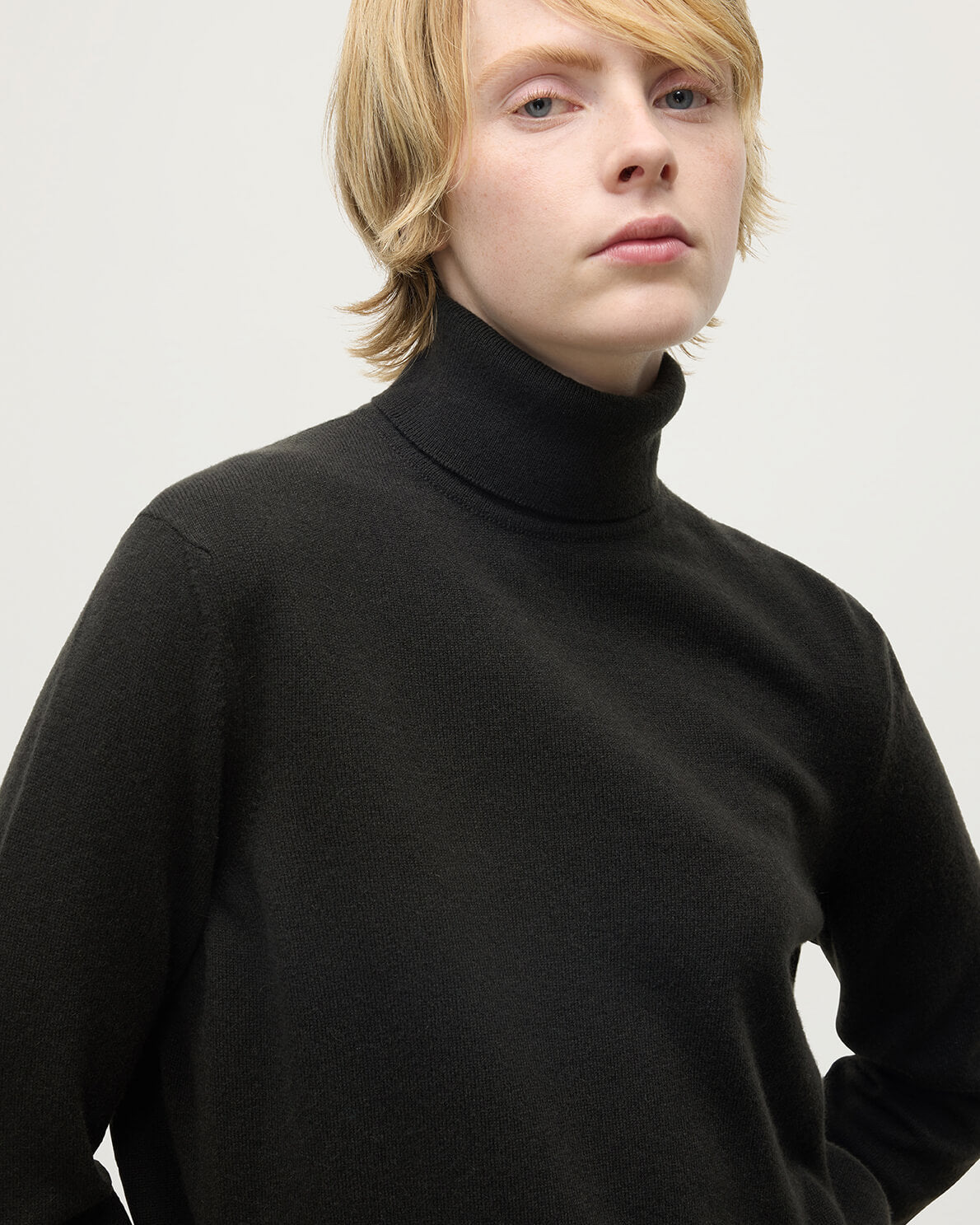 Johnstons of Elgin AW25 Women's Knitwear Iron Classic Cashmere Grey Roll Neck Jumper KAP05584SC7330