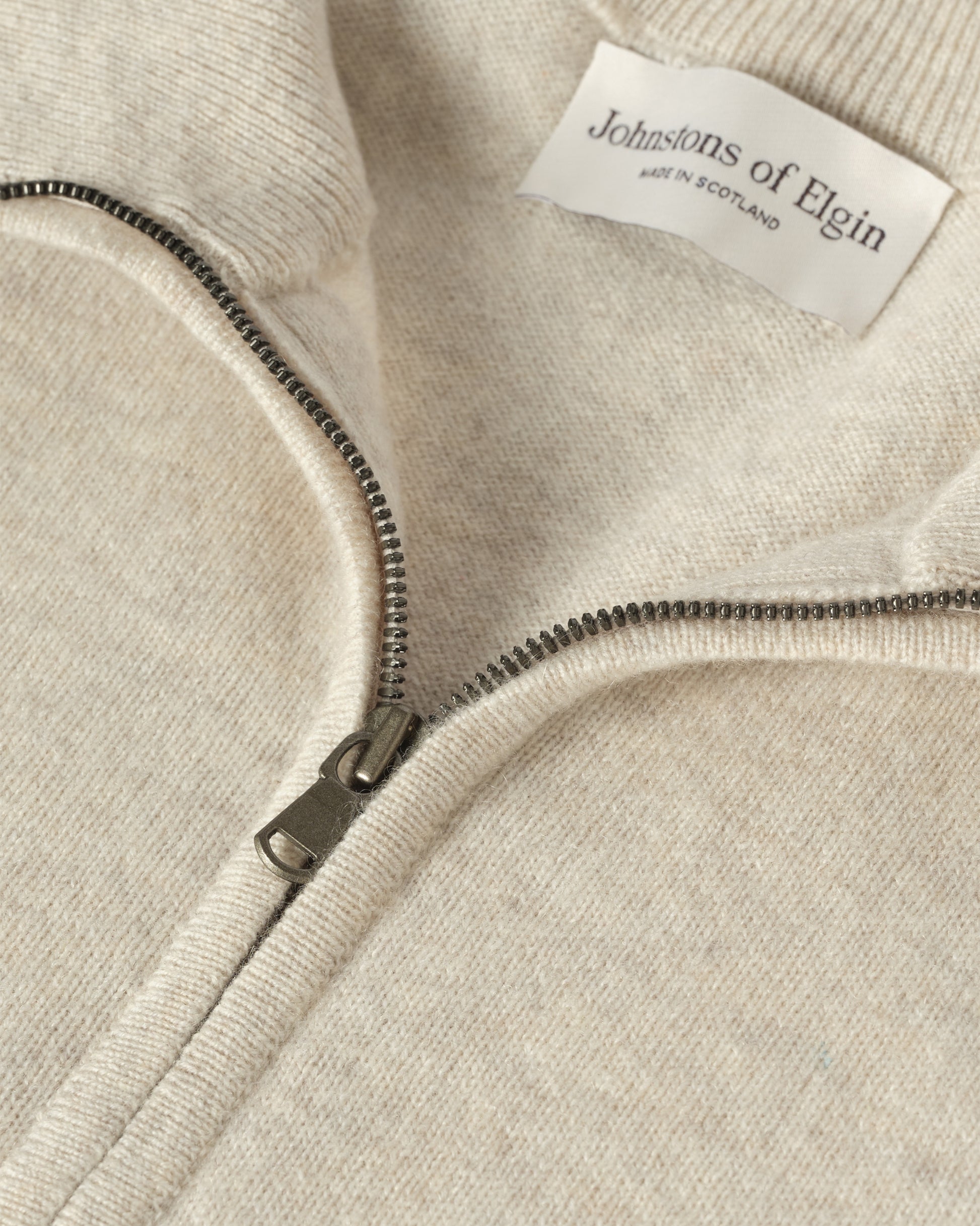 MENS RORY CLASSIC HALF ZIP CLASSIC SWEATER 100% CASHMERE FROM JOHNSTONS OF ELGIN  KAP05695HA0402