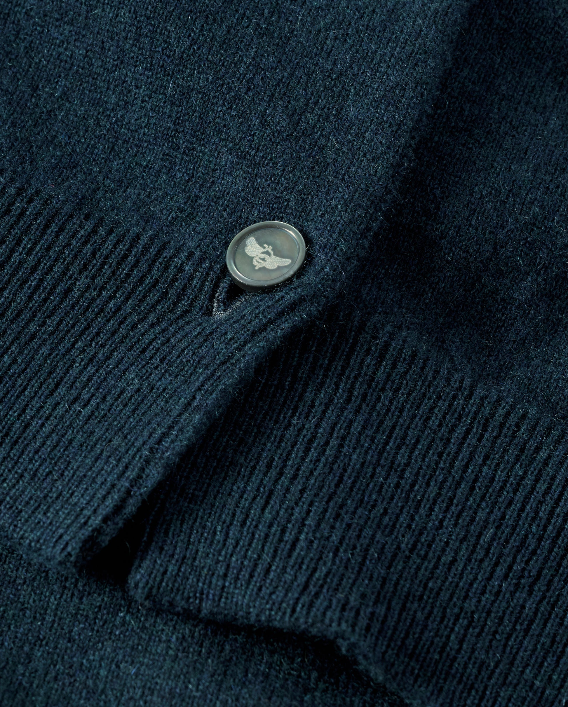 JOHNSTONS OF ELGIN WOMENS IRIS CLASSIC CREW CARDIGAN GREEN 100% CASHMERE KAP05704SC7341