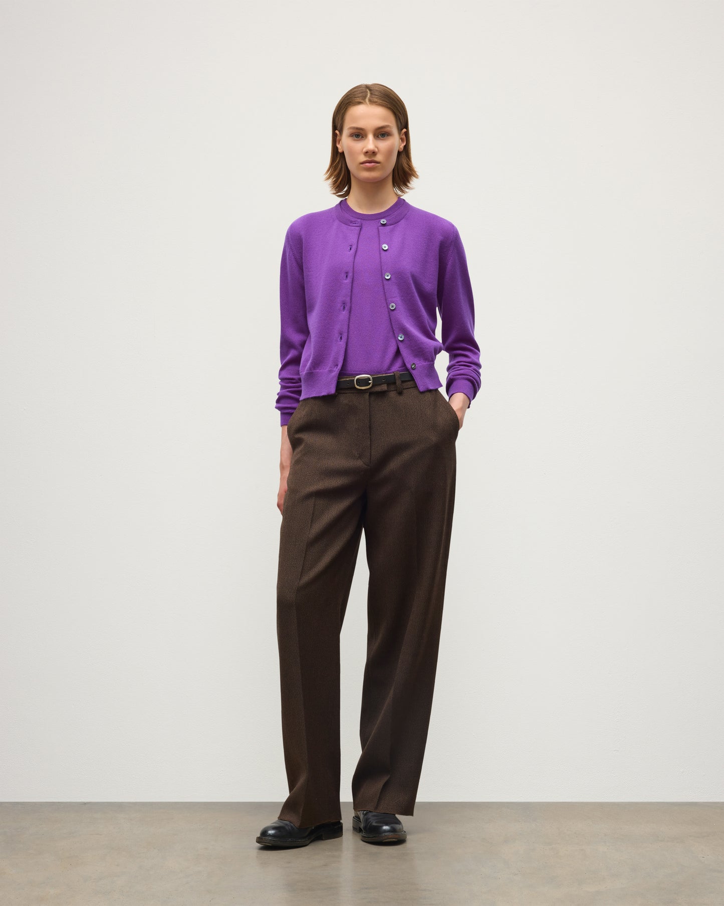 JOHNSTONS OF ELGIN IRIS CREW CARDIGAN PETITE CASHMERE ROUND NECK CARDIGAN - 2 PLY PURPLE 100% CASHMERE KAP05704SD5371