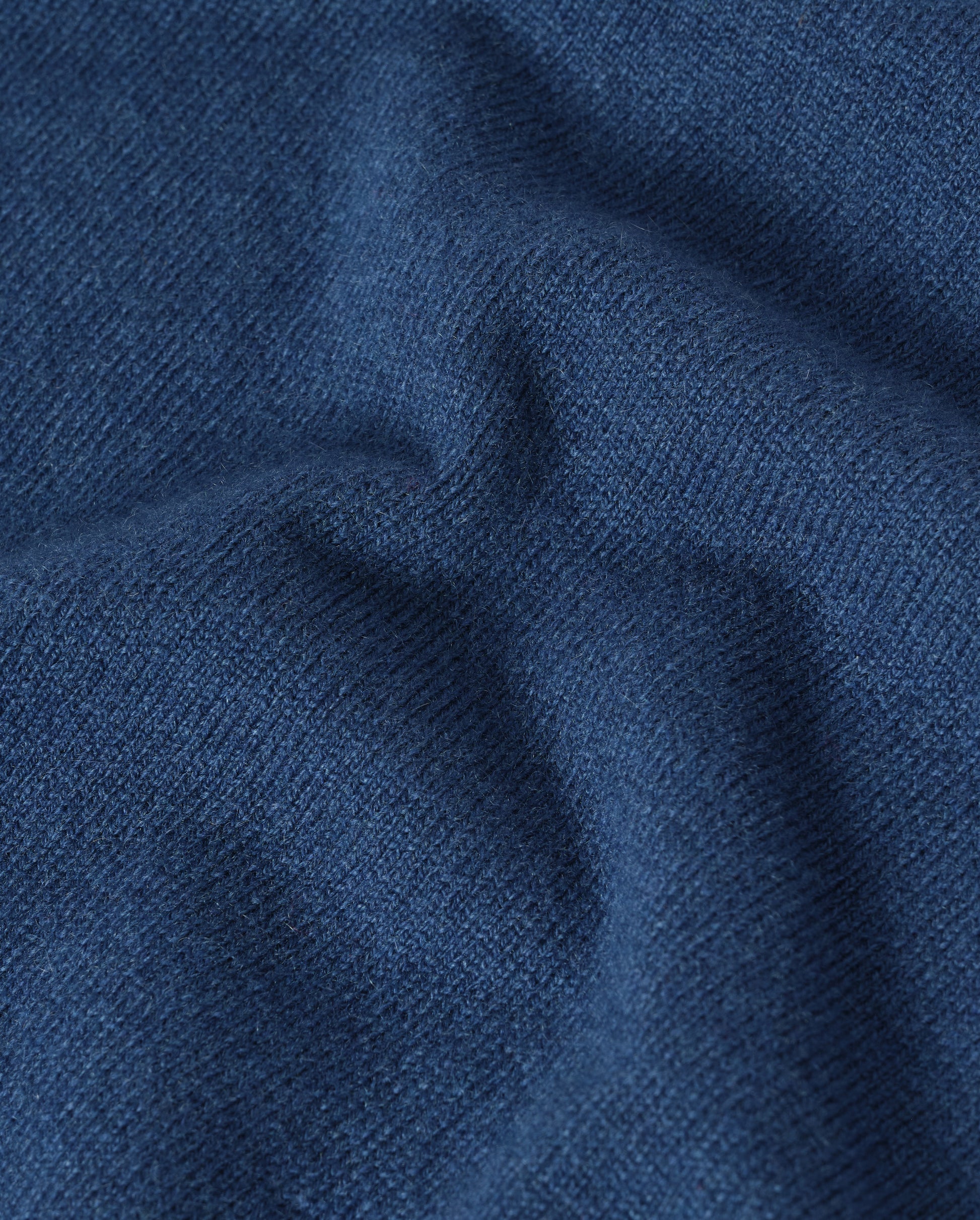 JOHNSTONS OF ELGIN IRIS SLEEVELESS CREW PETITE CASHMERE ROUND NECK TANK - 2 PLY BLUE 100% CASHMERE KAP05705SD5369