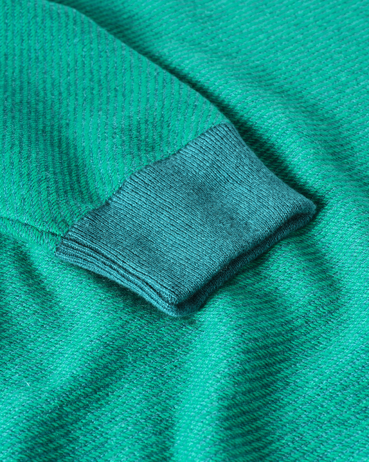 JOHNSTONS OF ELGIN LIDDELL SWEATSHIRT CASHMERE REVERSE TWILL STITCH SWEATSHIRT - 2 PLY GREEN 100% CASHMERE KAP05725Q26376