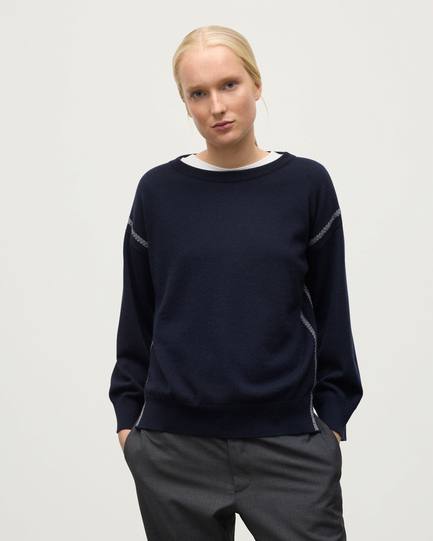 MODEL WEARING JOHNSTONS OF ELGIN WOMENS TILDA CREW SWEATER NAVY KAP05768Q25971