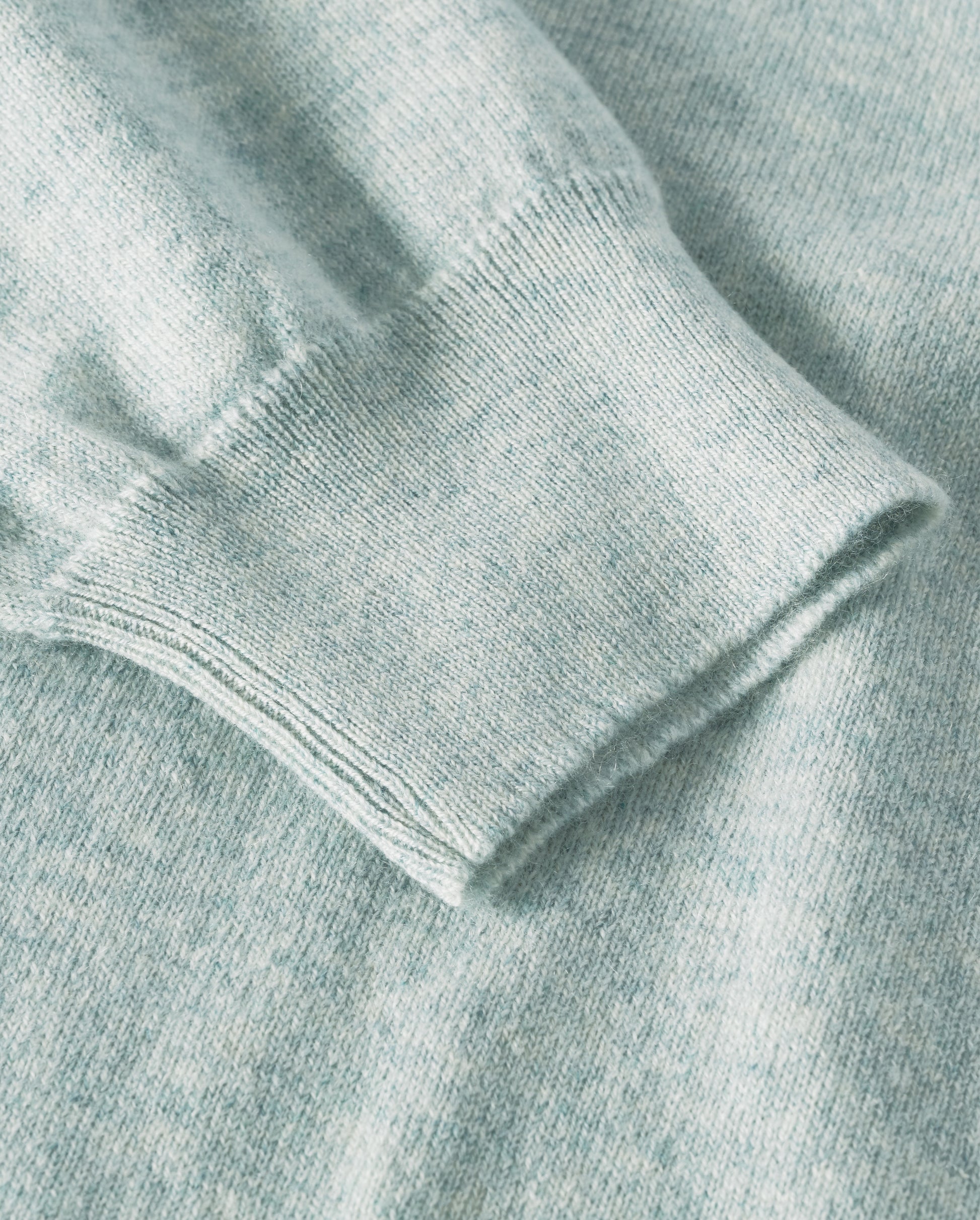 JOHNSTONS OF ELGIN WOMENS LUNAN CLASSIC CREW SWEATER LIGHT GREEN 100% CASHMERE KAP05784HC0047