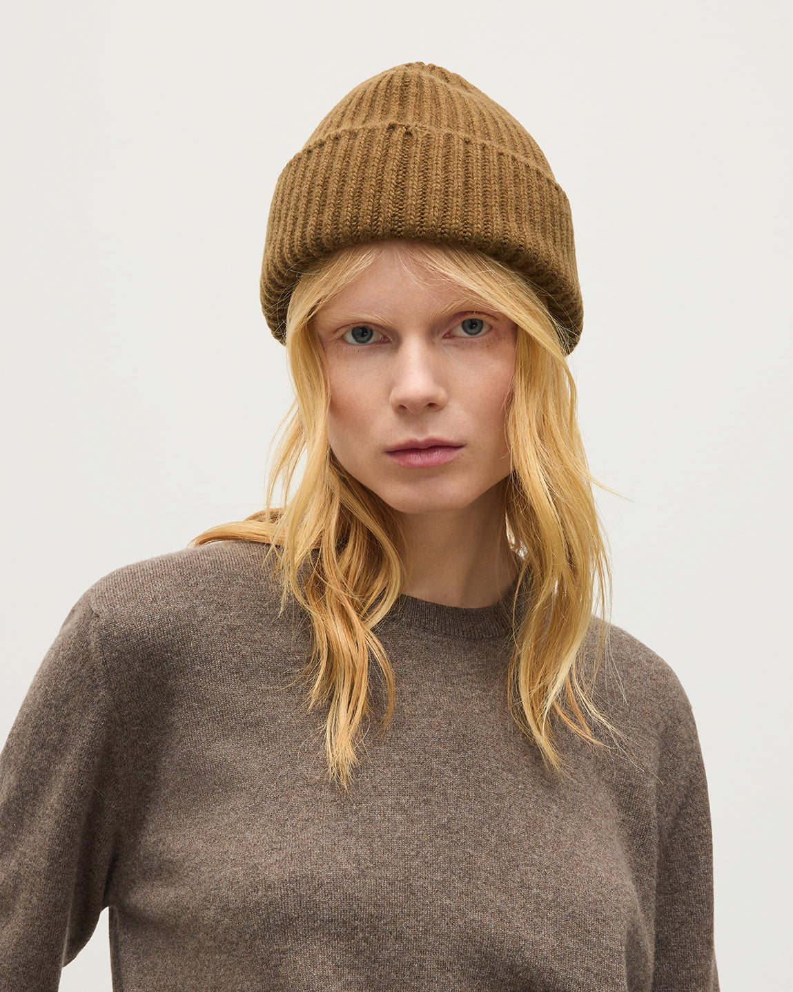 JOHNSTONS OF ELGIN CASHMERE RIBBED LOVAT BEANIE GREEN 100% CASHMERE HAY03614SC4756ONE