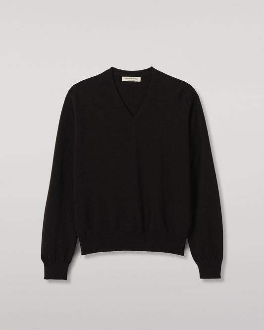 JOHNSTONS OF ELGIN LUNAN VEE SWEATER CLASSIC CASHMERE VEE NECK SWEATER 2 PLY BLACK 100% CASHMERE KAP05807SA7210