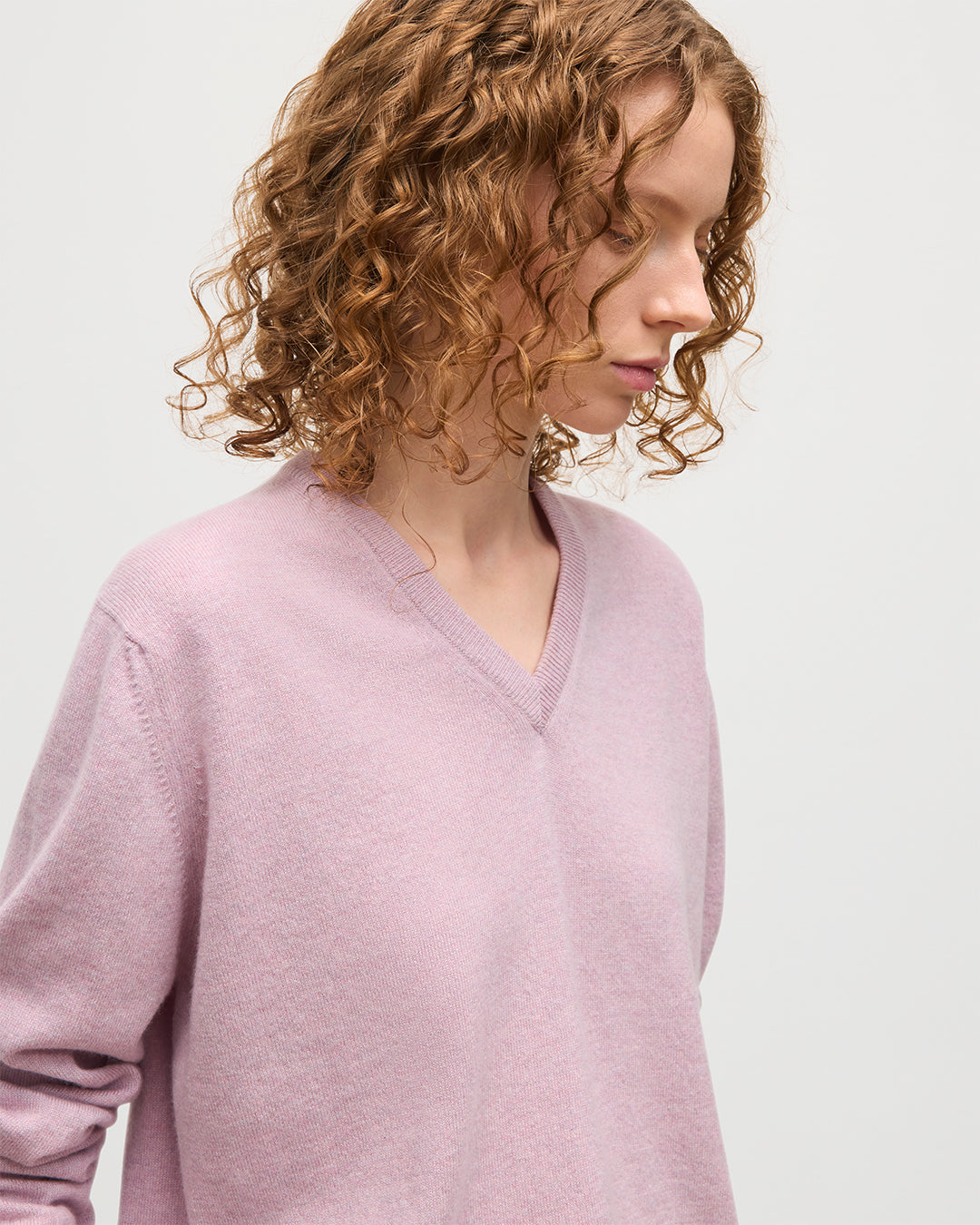 JOHNSTONS OF ELGIN WOMENS LUNAN CLASSIC VEE SWEATER PINK 100% CASHMERE KAP05807HE0071