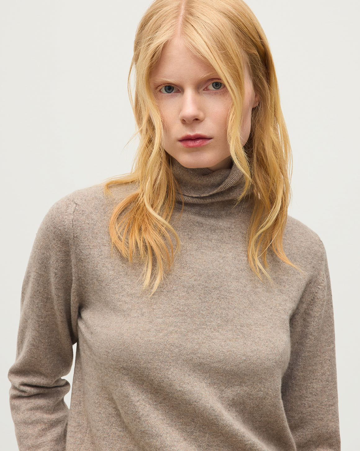 JOHNSTONS OF ELGIN IRIS ROLL NECK SWEATER PETITE CASHMERE ROLL NECK SWEATER - 2 PLY LIGHT BROWN 100% CASHMERE KAP05952HB4447
