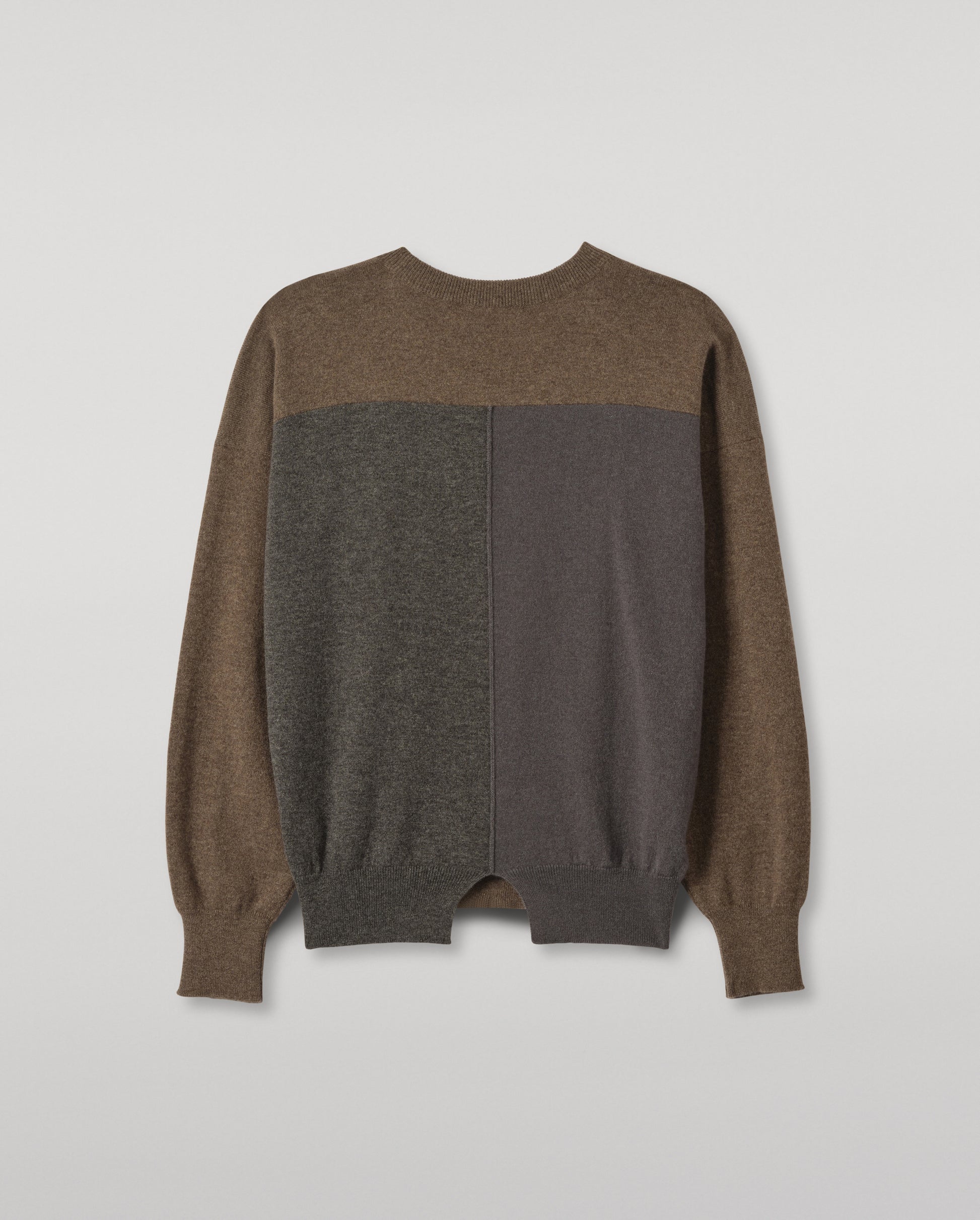JOHNSTONS OF ELGIN JESSIE CREW SWEATER CASHMERE ROUND NECK SWEATER WITH EXPOSED SEAM DETAIL & CENTRE BACK SPLIT - 2 PLY BROWN 100% CASHMERE  KAP05973Q26344