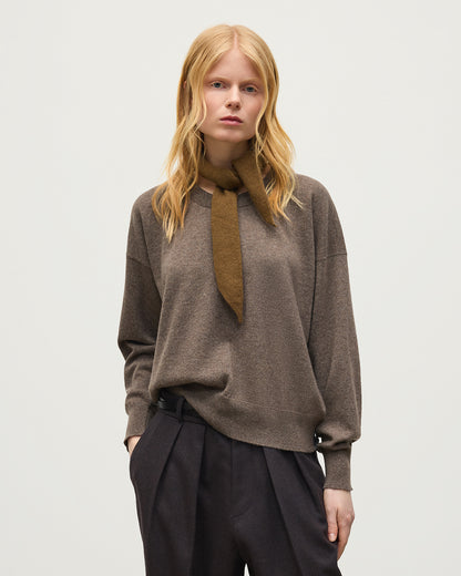 JOHNSTONS OF ELGIN JESSIE CREW SWEATER CASHMERE ROUND NECK SWEATER WITH EXPOSED SEAM DETAIL & CENTRE BACK SPLIT - 2 PLY BROWN 100% CASHMERE WORN WITH REEL CASHMERE BANDANA IN ALGIE GREEN KAP05973Q26344