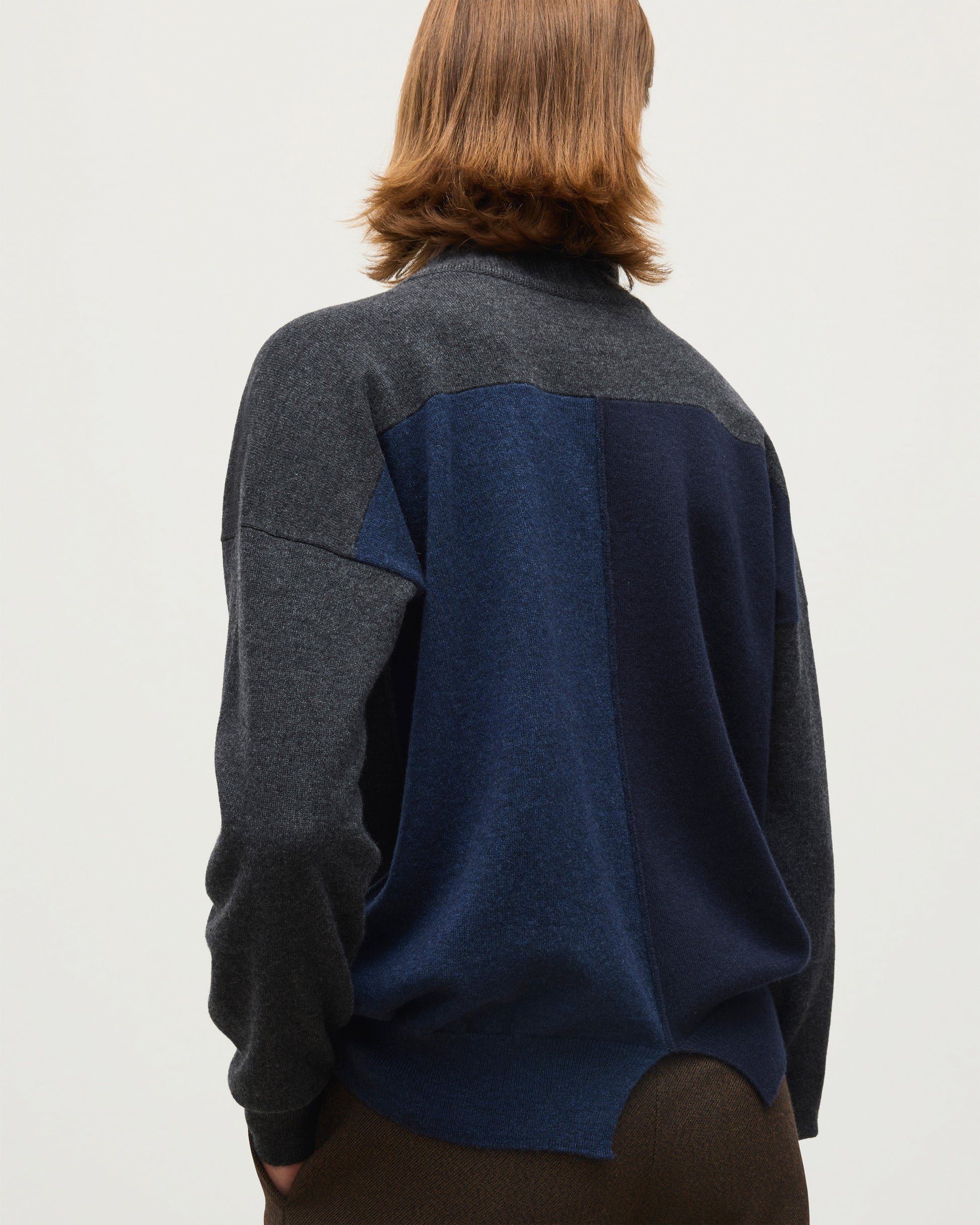 JOHNSTONS OF ELGIN JESSIE ROLL NECK SWEATER CASHMERE ROLL NECK SWEATER WITH EXPOSED SEAM DETAIL & CENTRE BACK SPLIT - 2 PLY DARK GREY 100% CASHMERE KAP05987Q26343