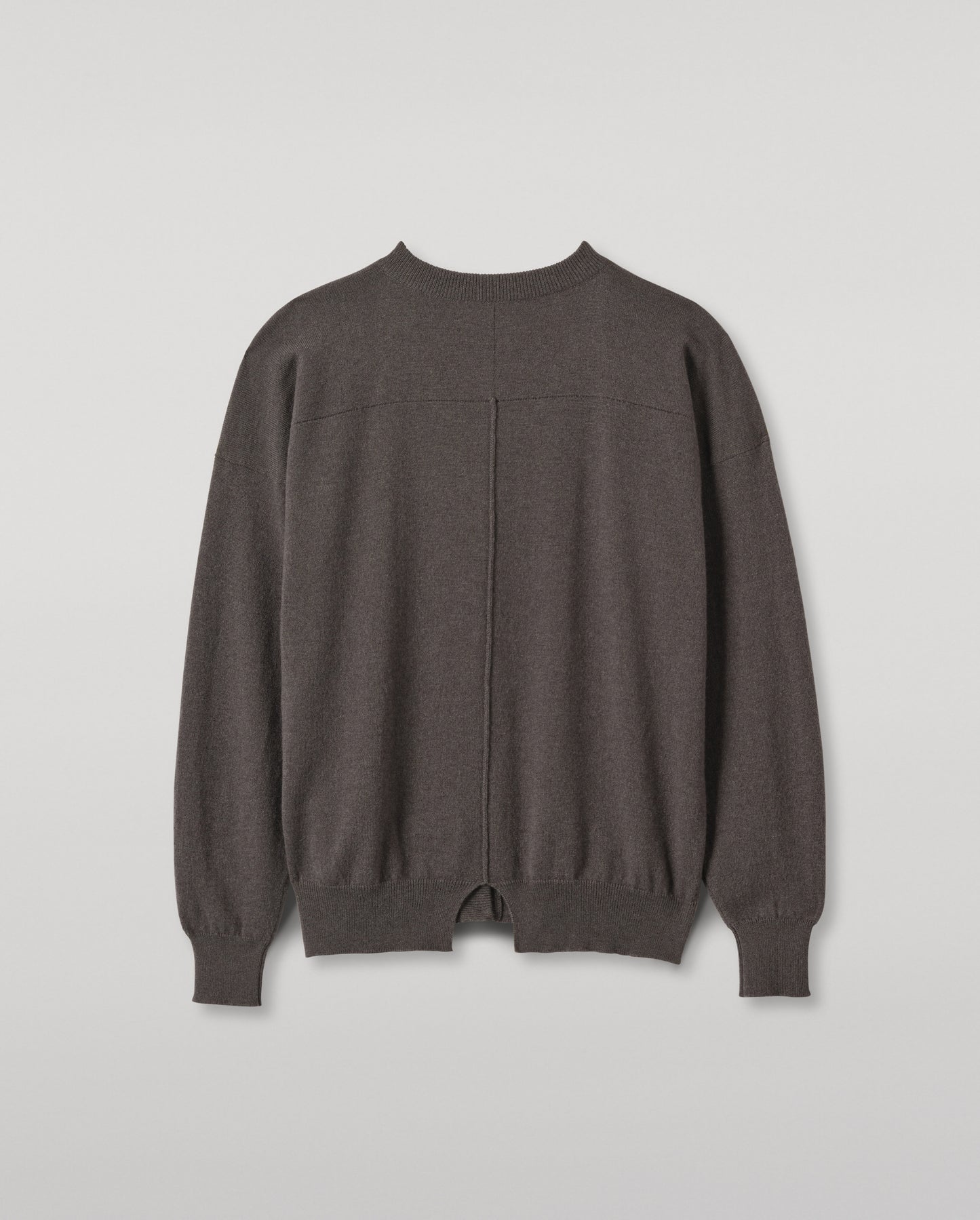 JOHNSTONS OF ELGIN JESSIE CREW CARDIGAN CASHMERE ROUND NECK CARDIGAN WITH EXPOSED SEAM DETAIL & CENTRE BACK SPLIT - 2 PLY GREY 100% CASHMERE KAP05988SA7216