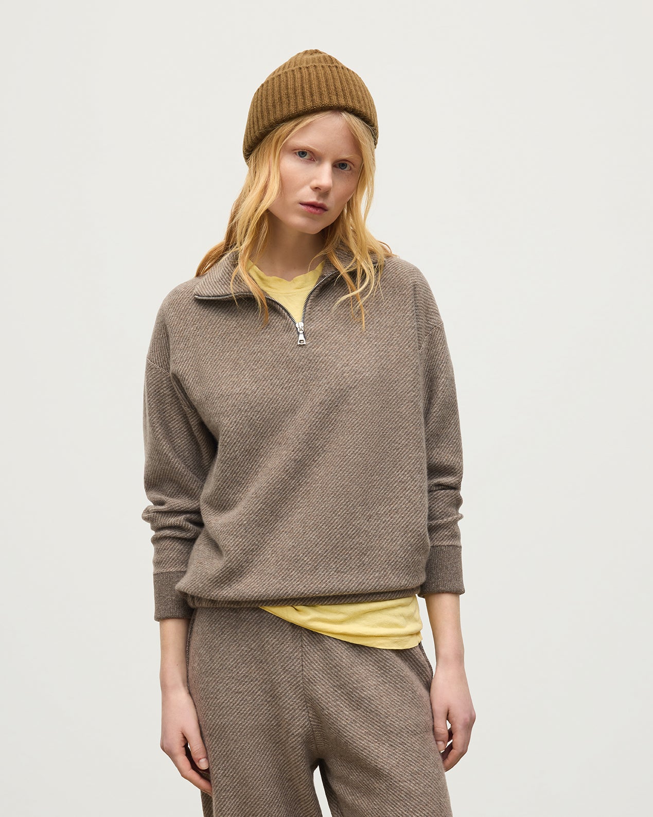 JOHNSTONS OF ELGIN REEL ZIP SWEATER CASHMERE TWILL STITCH ZIP NECK SWEATER - 2 PLY BROWN 100% CASHMERE WORN WITH MATCHING REEL TROUSERS AND LOVAT CASHMERE BEANIE IN LGIE GREEN  KAP06030Q26338