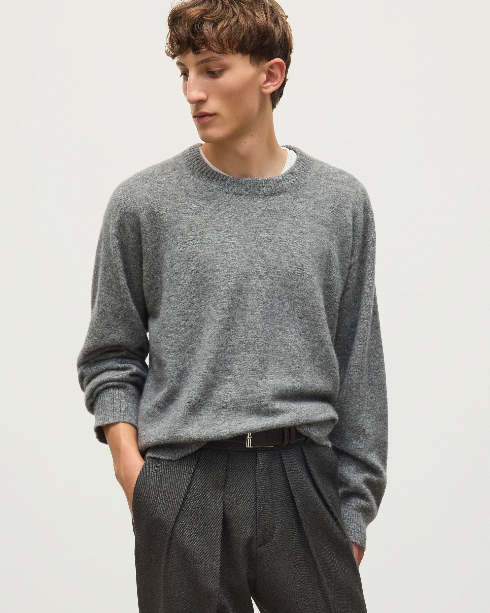 JOHNSTONS OF ELGIN REUBEN CREW CASHMERE CREW NECK SWEATER - 2 PLY GREY 100% CASHMERE KAP06051SA7216
