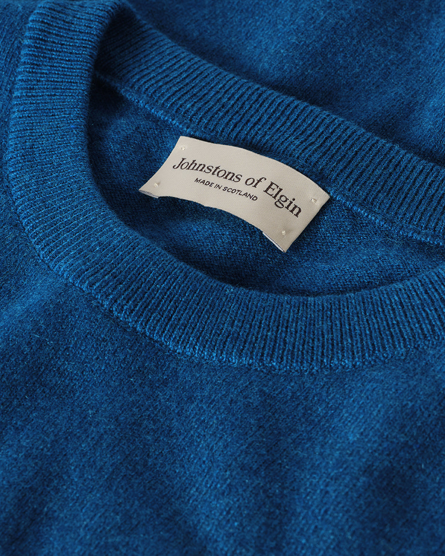 JOHNSTONS OF ELGIN REUBEN CREW CASHMERE CREW NECK SWEATER - 2 PLY BLUE 100% CASHMERE KAP06051SD5369
