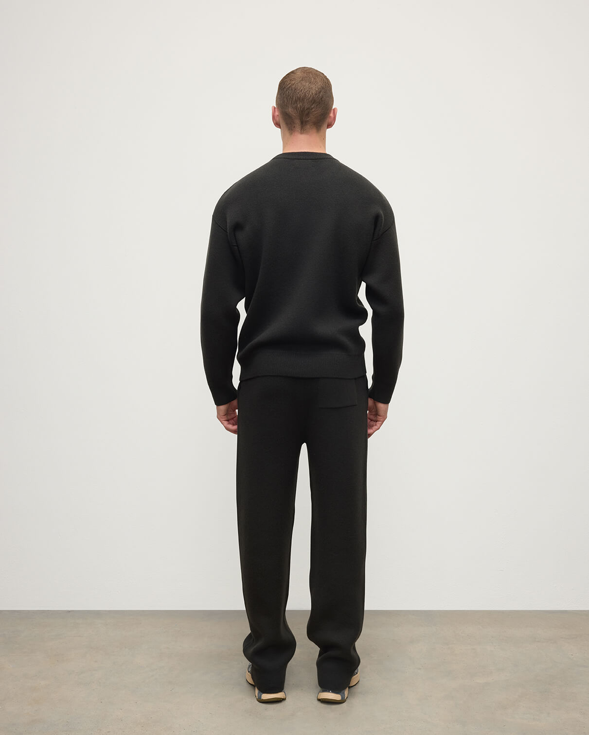 Johnstons of Elgin AW25 Men's Knitwear Black & Mid Grey Double Faced Grey Tapered Joggers KBA01024Q25323