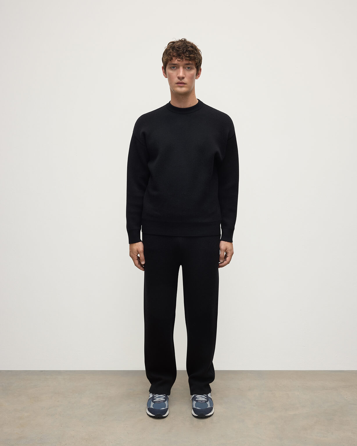 Johnstons of Elgin AW25 Men's Knitwear Iron & Black Double Face Tapered Joggers KBA01024Q25323