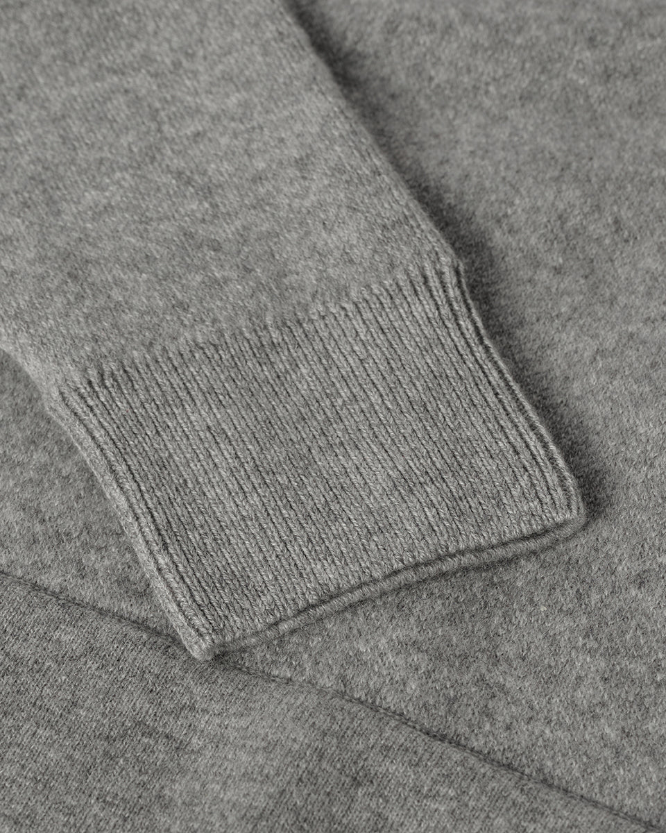 Johnstons of Elgin AW25 Women's Knitwear Light Grey & White Double-Face Grey Cashmere Hoodie Close up KBA01034Q25324