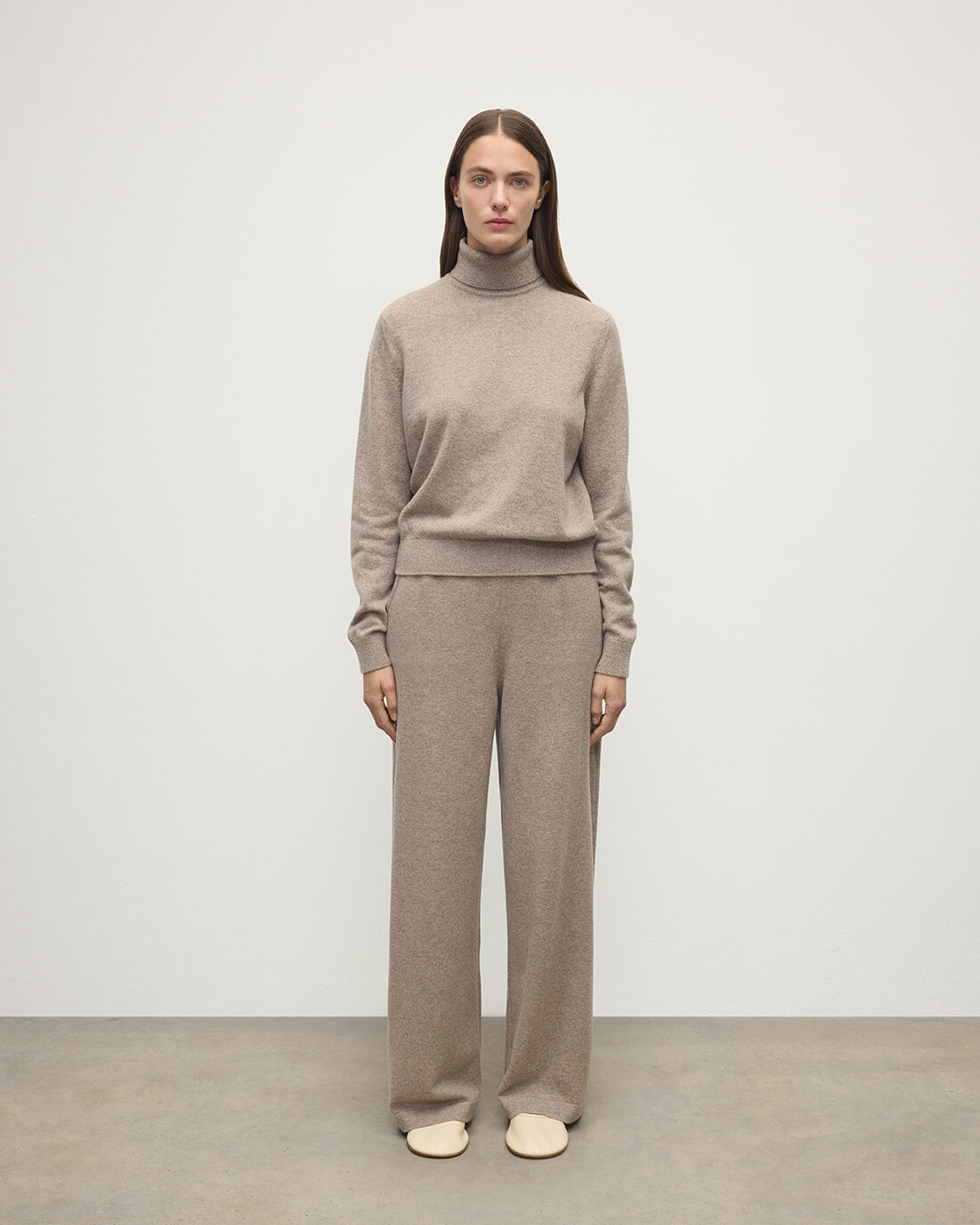 Johnstons of Elgin  Women's Knitwear Ash Wide Leg Cashmere Trousers KBP00926HB4334