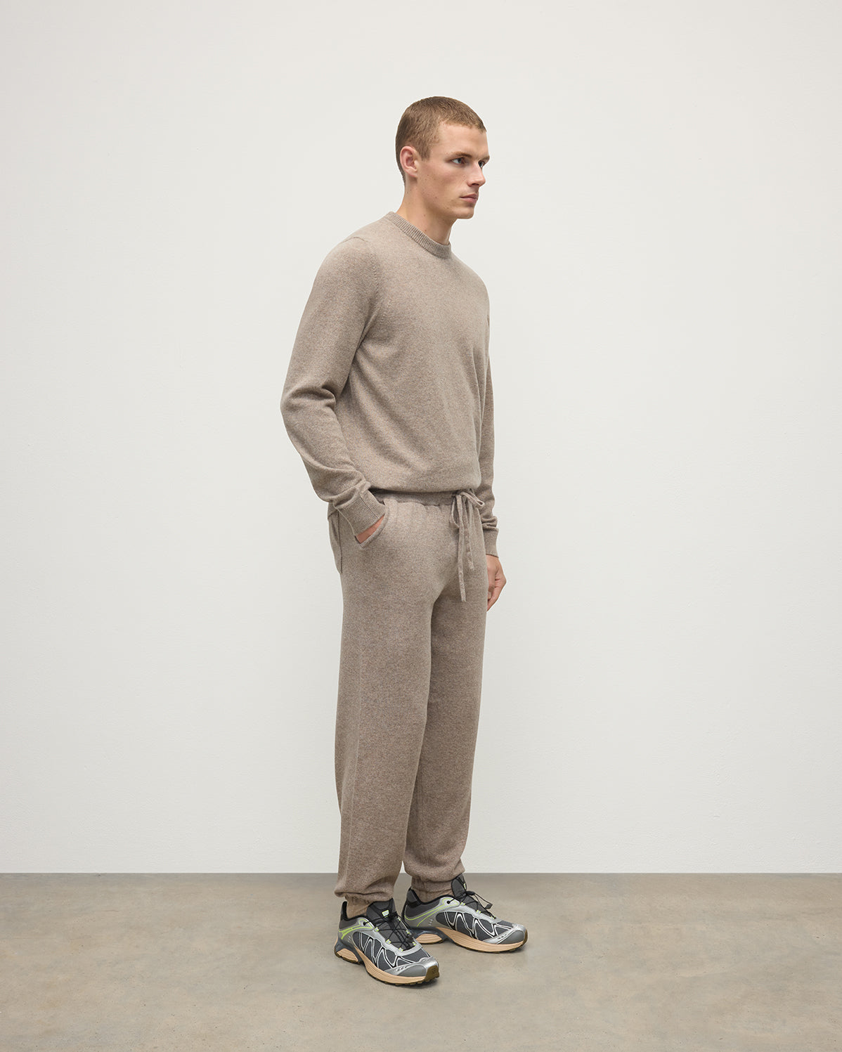 Johnstons of Elgin Men's Knitwear Ash Tapered Cashmere Joggers KBP00948HB4351