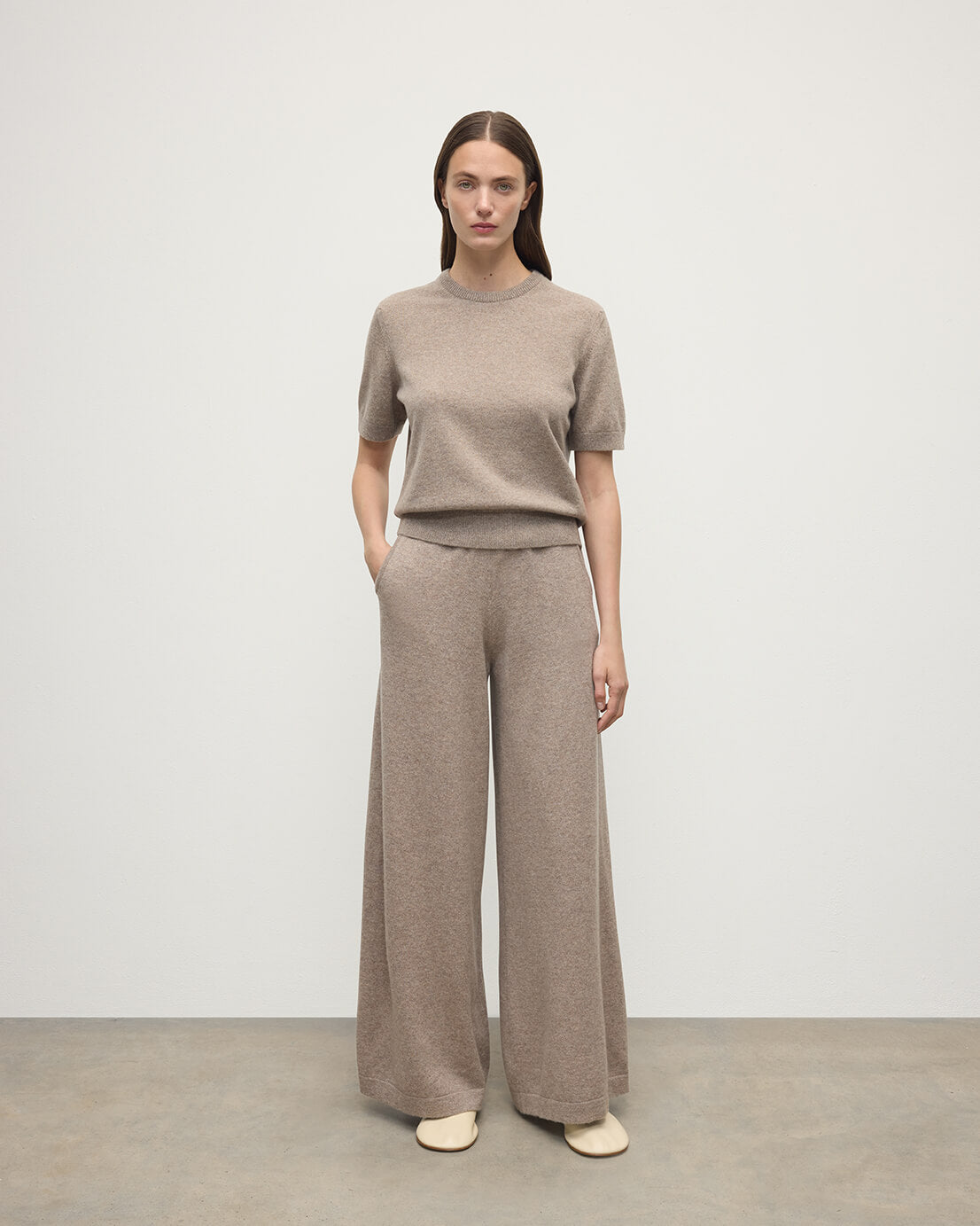 Johnstons of Elgin AW25 Women's Knitwear Ash Oversize Slouch Cashmere Trousers KBP00957HB4351