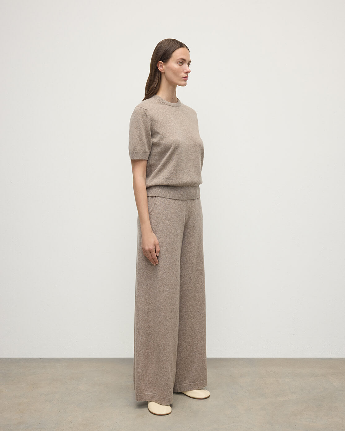 Johnstons of Elgin AW25 Women's Knitwear Ash Oversize Slouch Cashmere Trousers KBP00957HB4351