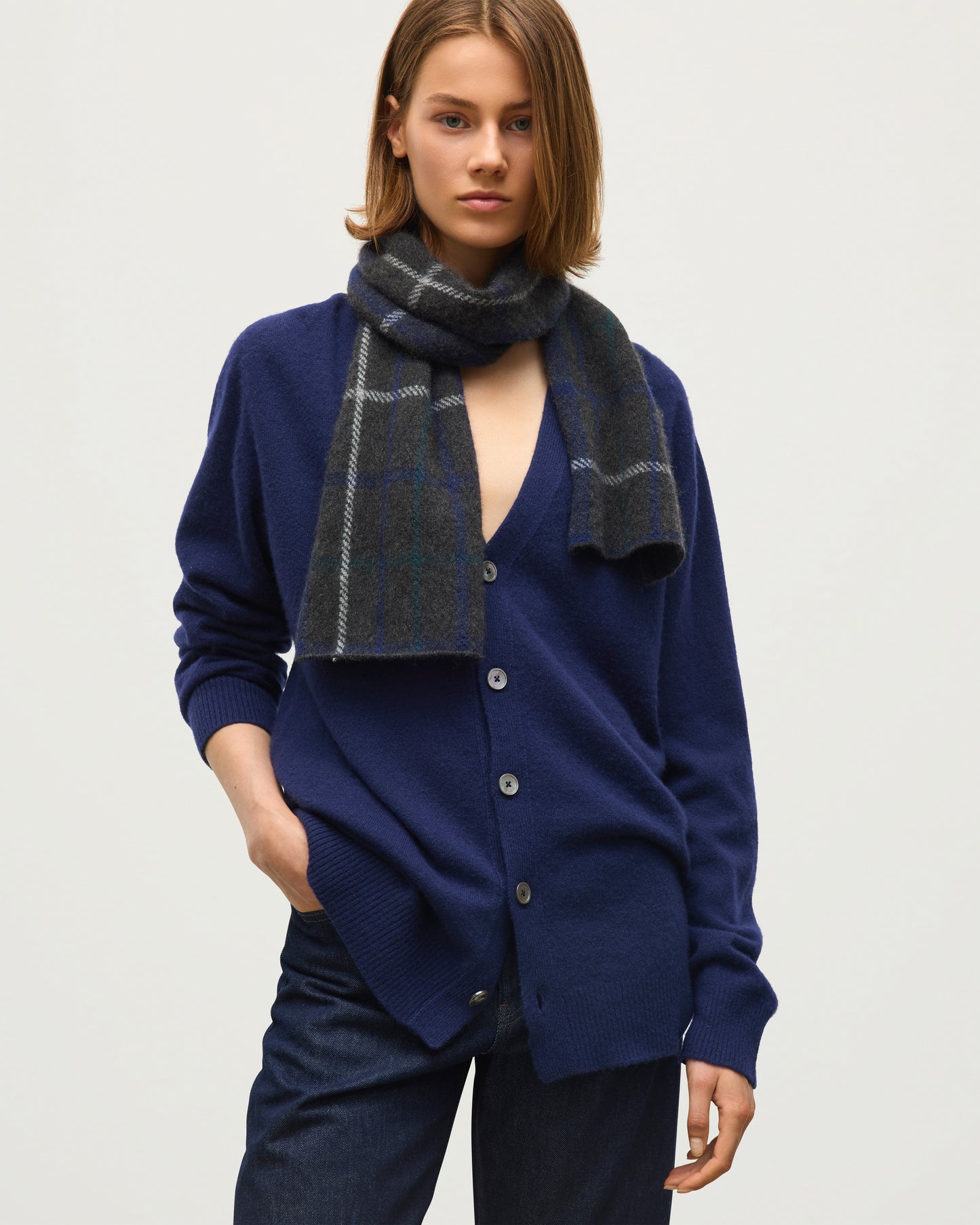 JOHNSTONS OF ELGIN BOYCE VEE CARDIGAN BRUSHED CASHMERE SILK VEE NECK CARDIGAN DARK BLUE 74% CASHMERE, 26% SILK KBP01098HD4510