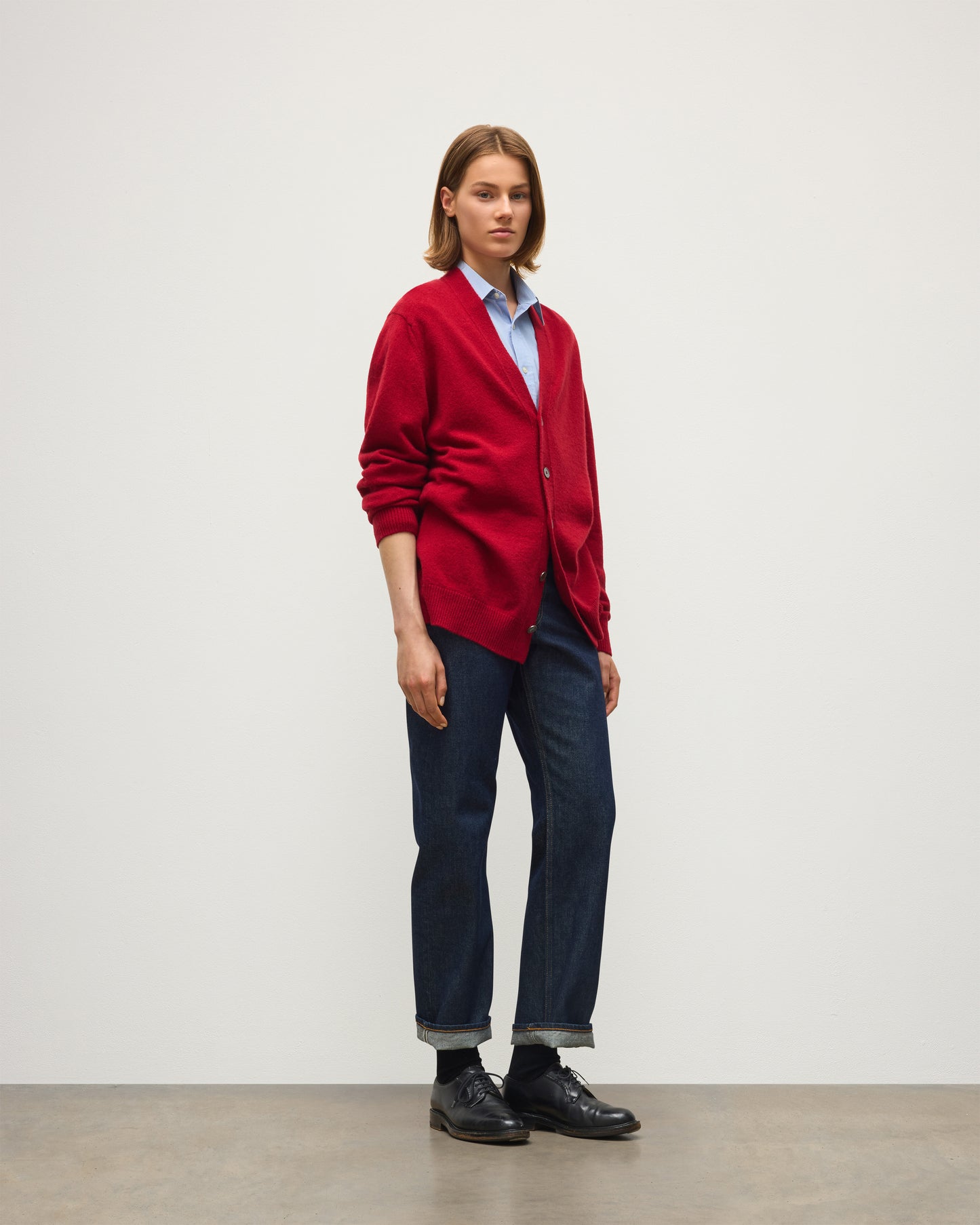 JOHNSTONS OF ELGIN BOYCE VEE CARDIGAN BRUSHED CASHMERE SILK VEE NECK CARDIGAN RED 74% CASHMERE, 26% SILK KBP01098HE4389