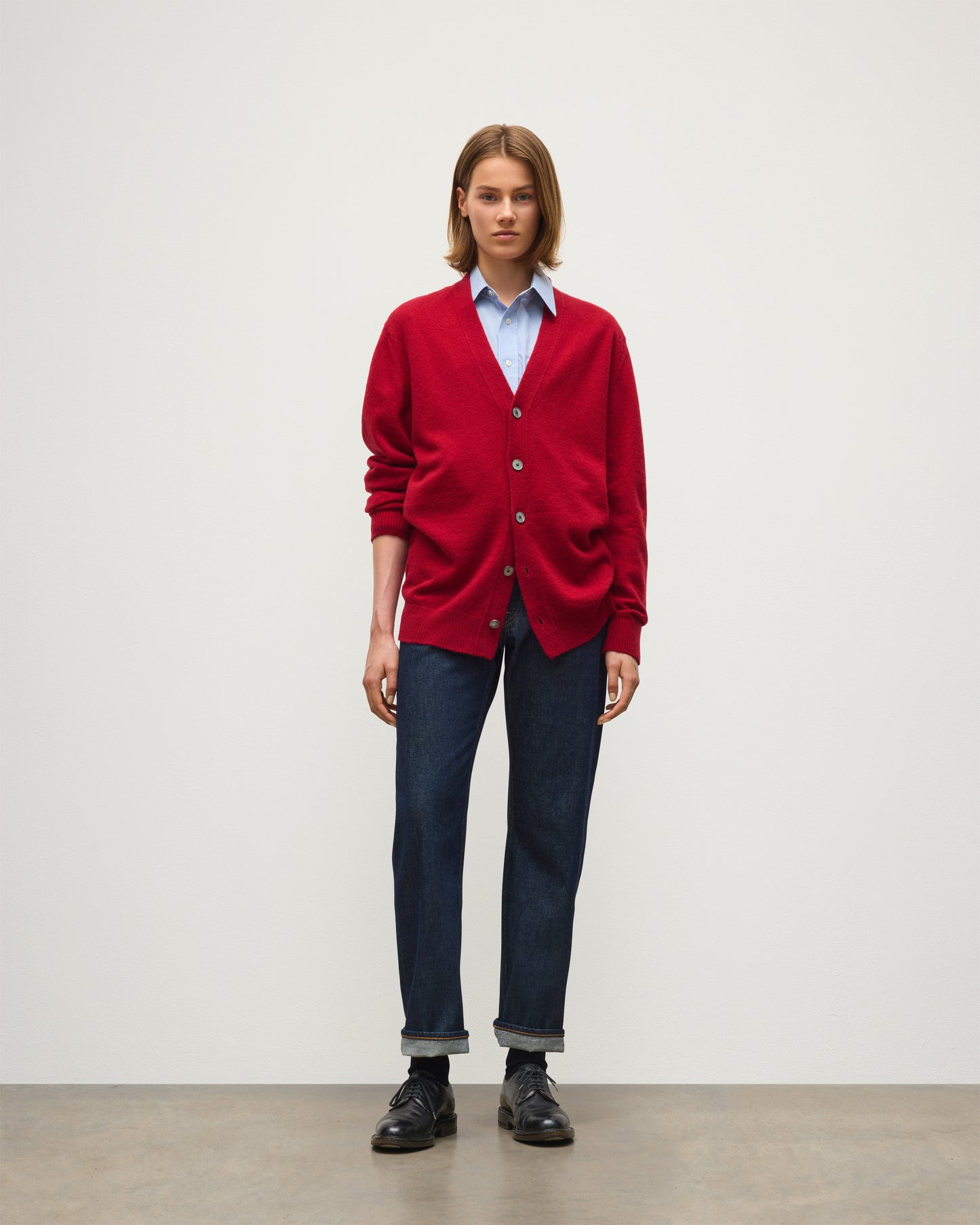 JOHNSTONS OF ELGIN BOYCE VEE CARDIGAN BRUSHED CASHMERE SILK VEE NECK CARDIGAN RED 74% CASHMERE, 26% SILK KBP01098HE4389