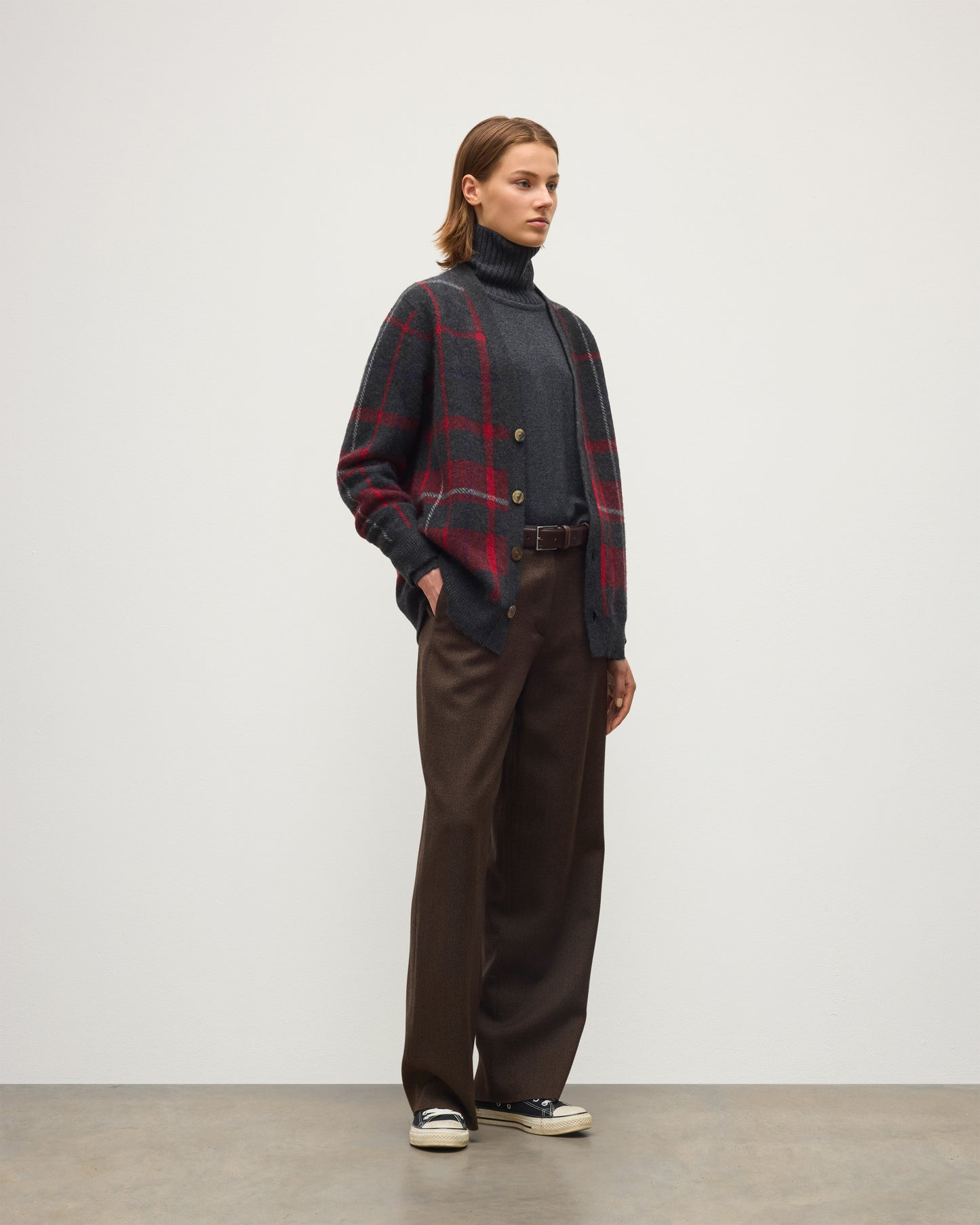 JOHNSTONS OF ELGIN MACK VEE CARDIGAN BRUSHED CASHMERE SILK INTARSIA CHECK VEE NECK CARDIGAN RED 74% CASHMERE, 26% SILK KBP01099JU1643