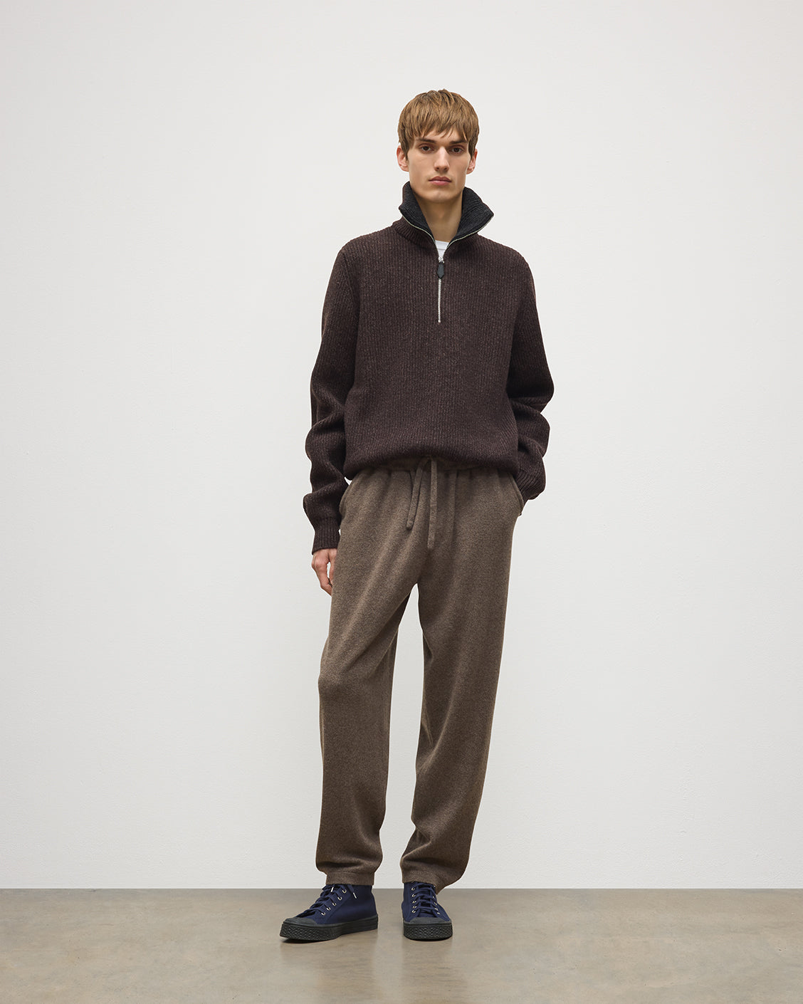 JOHNSTONS OF ELGIN LEWIS LOUNGE PANTS PERFORMANCE CASHMERE TAPERED JOGGERS - 2 PLY BROWN 97% CASHMERE, 3% POLYESTER KBP01124HB7128