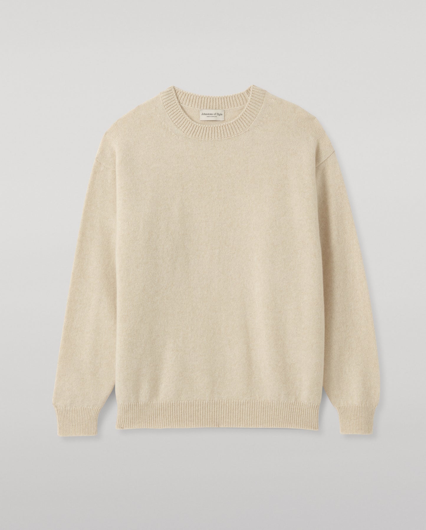 JOHNSTONS OF ELGIN CRAIGIE CREW SWEATER LAMBSWOOL CREW NECK SWEATER CREAM 100% LAMBSWOOL WITH LOVAT CASHMERE BEANIE IN HEATHCOT BROWN KDA00815HB0294
