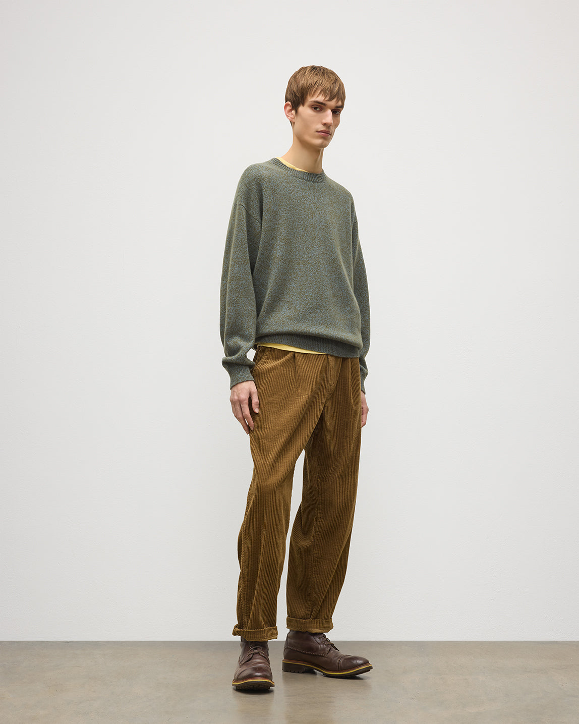 JOHNSTONS OF ELGIN CRAIGIE CREW SWEATER LAMBSWOOL CREW NECK SWEATER GREEN 100% LAMBSWOOL KDA00815HC4329